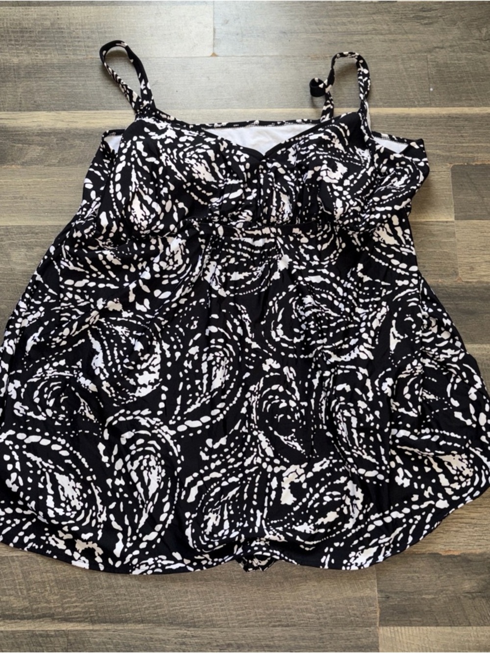 Swim 365 Women's Plus Size V-Neck Tummy Control Swim Dress Size 34W